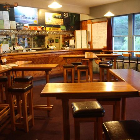 Owen River Tavern & Motels Екстер'єр фото