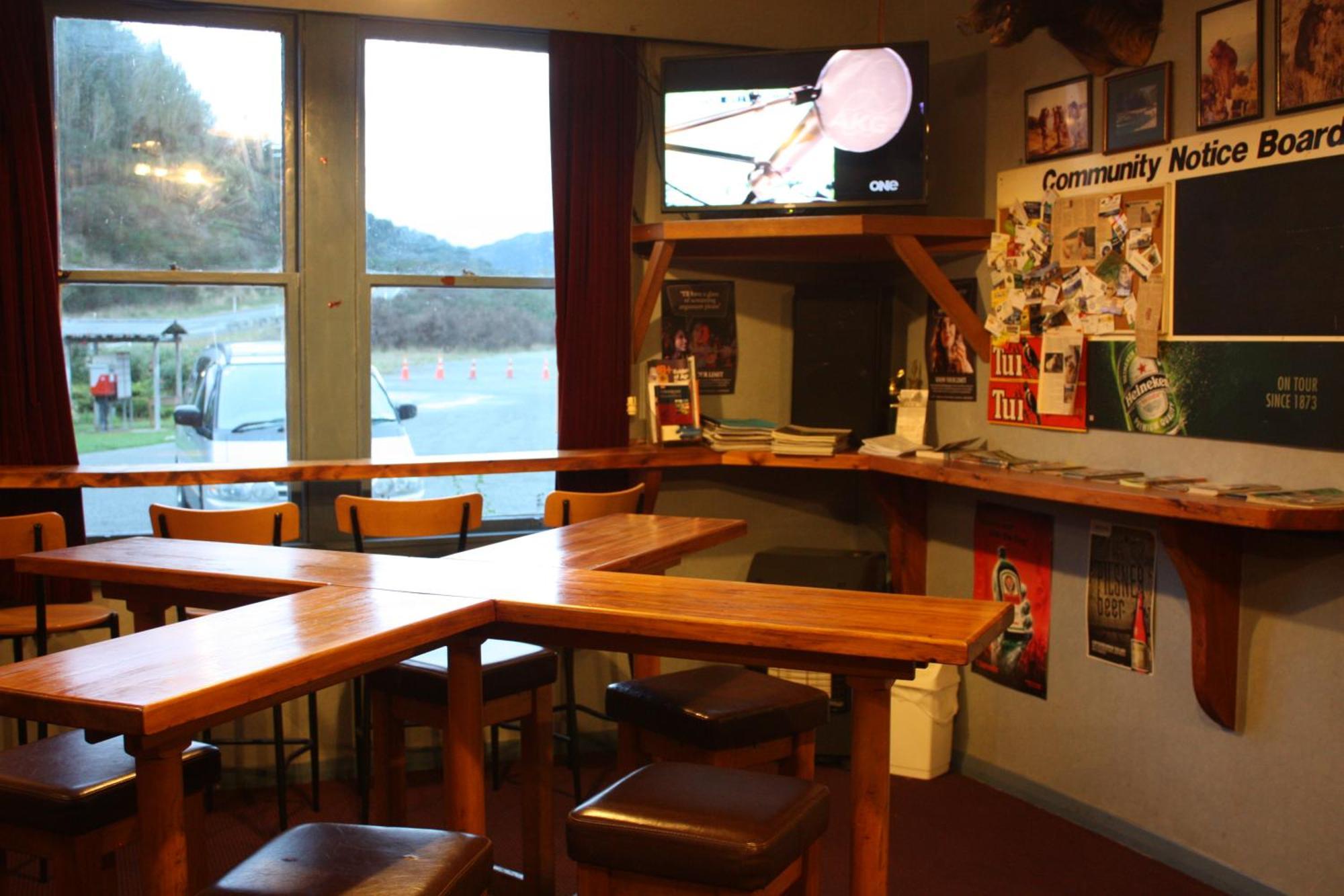 Owen River Tavern & Motels Екстер'єр фото