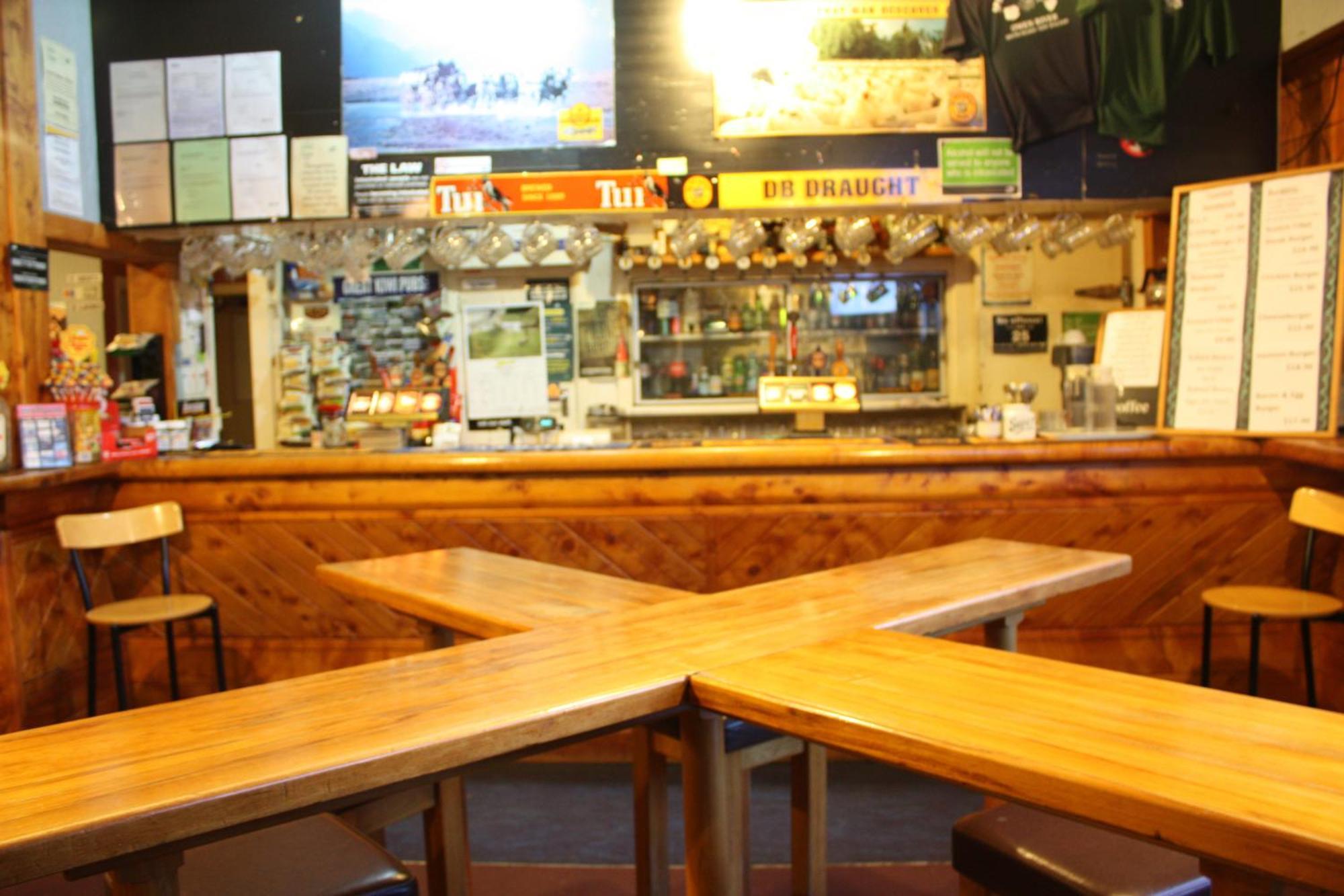 Owen River Tavern & Motels Екстер'єр фото