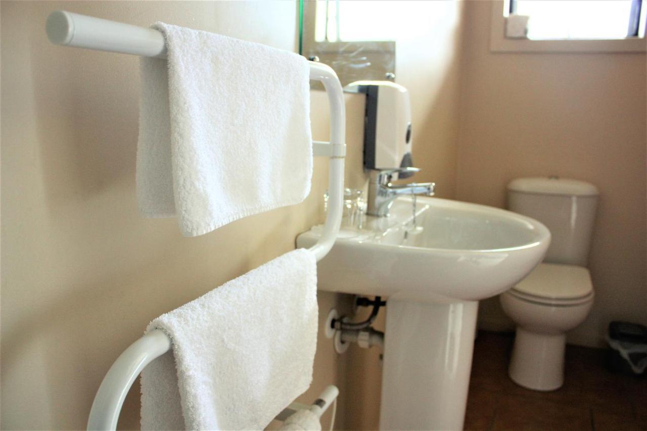 Owen River Tavern & Motels Екстер'єр фото