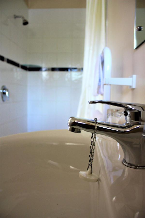Owen River Tavern & Motels Екстер'єр фото